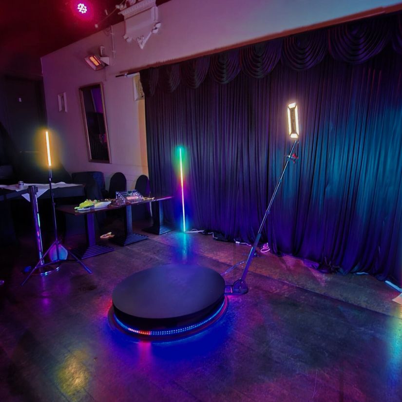 360 photo booth setup with ring light
